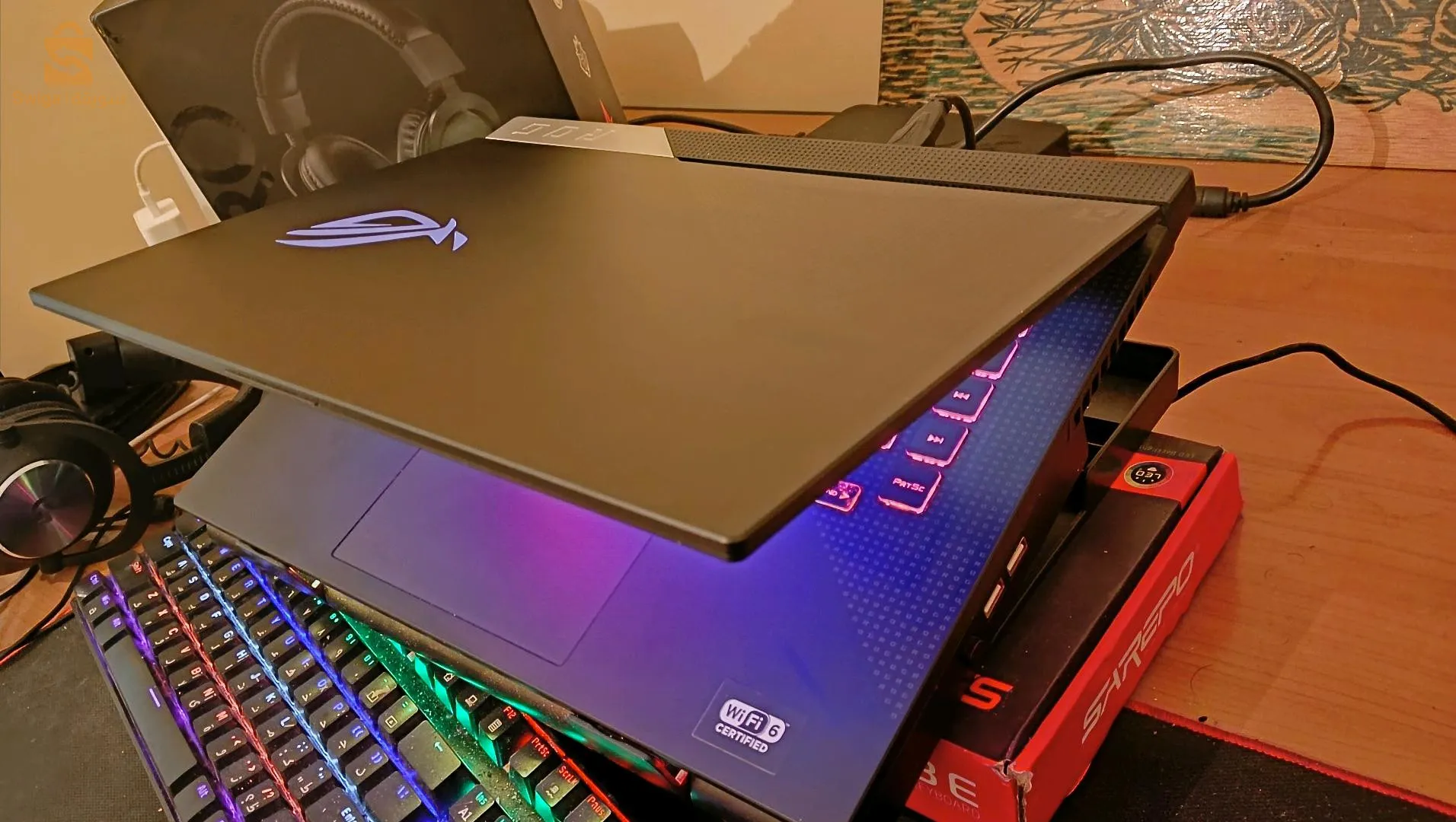 Rog asus strix G15 ( R9 5900hx+ Rx 6800m)  December 2021