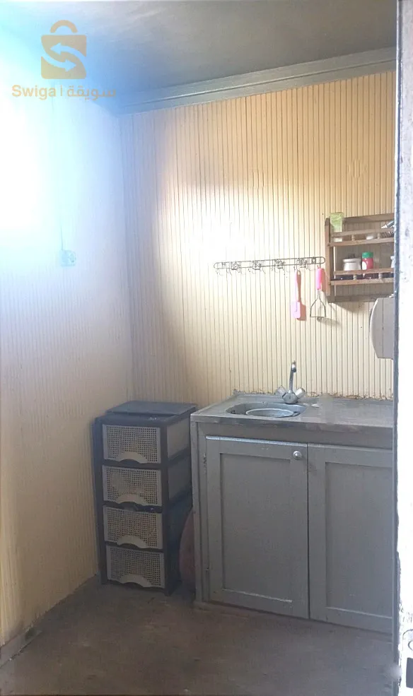 Un châle des plus beaux types qui peut être déplacé d'un endroit à un autre à votre guise. Il contient tout, c'est-à-dire qu'il est capable d'être habité.