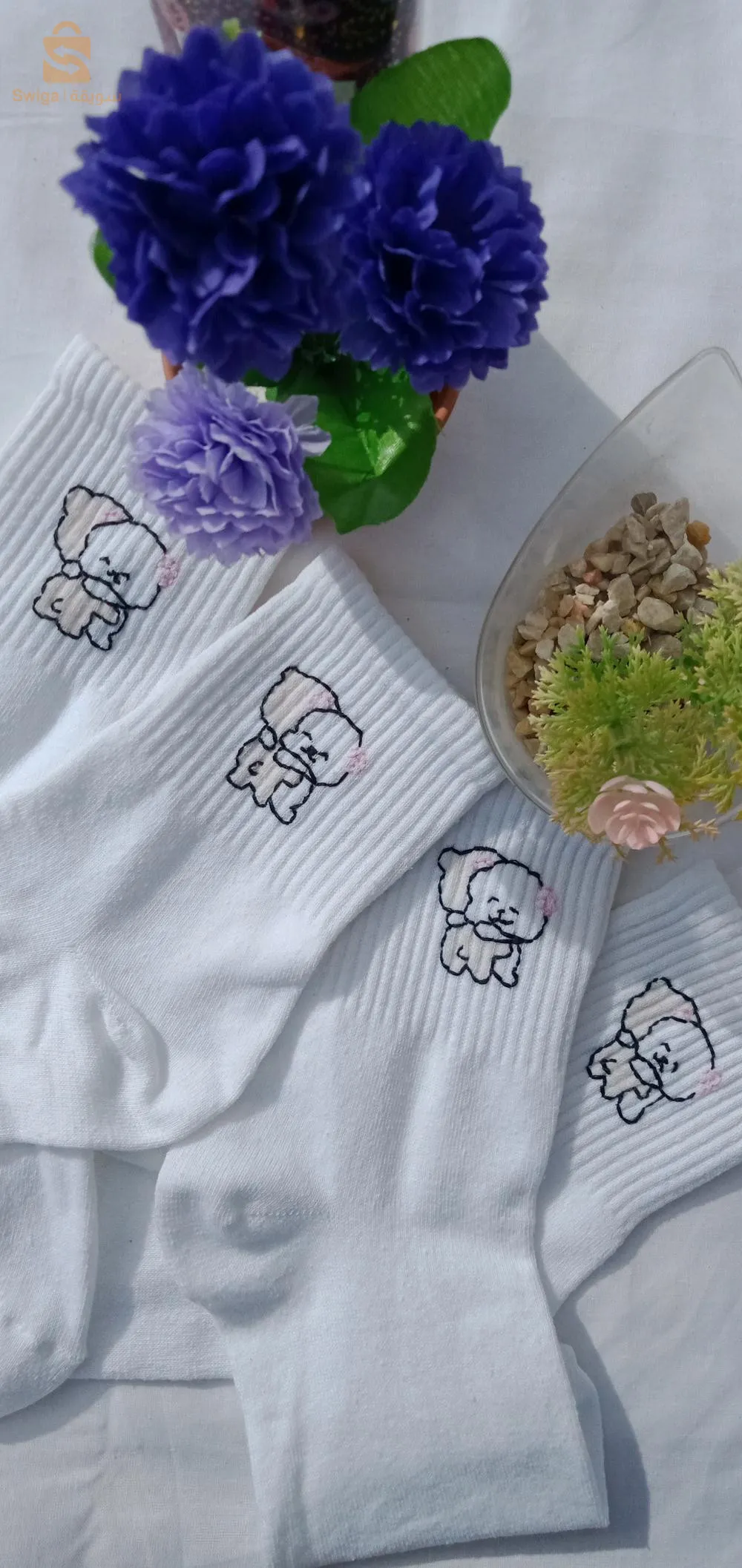 جوارب مطرزة يدويا