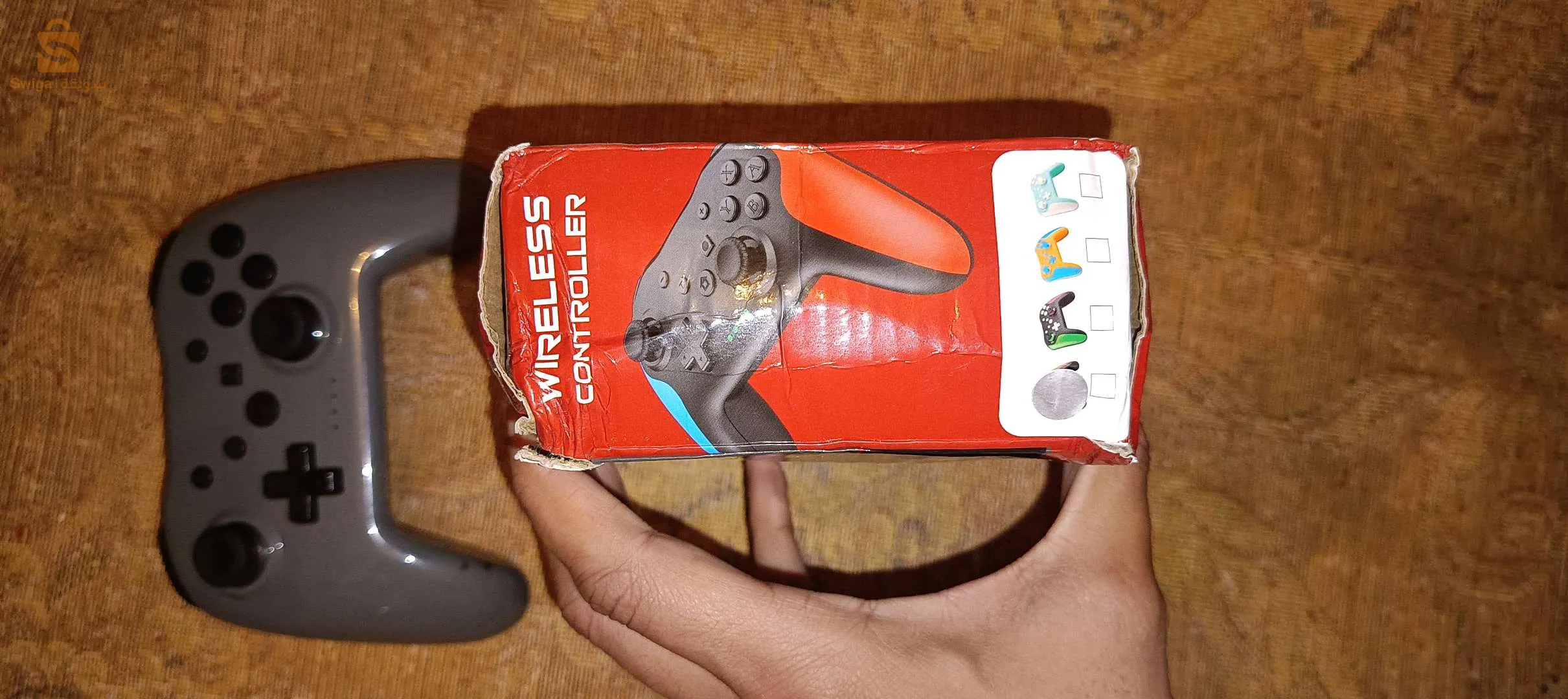 A Bluetooth-enabled wireless game controller for Android and PlayStation, equipped with a powerful and long-lasting battery.