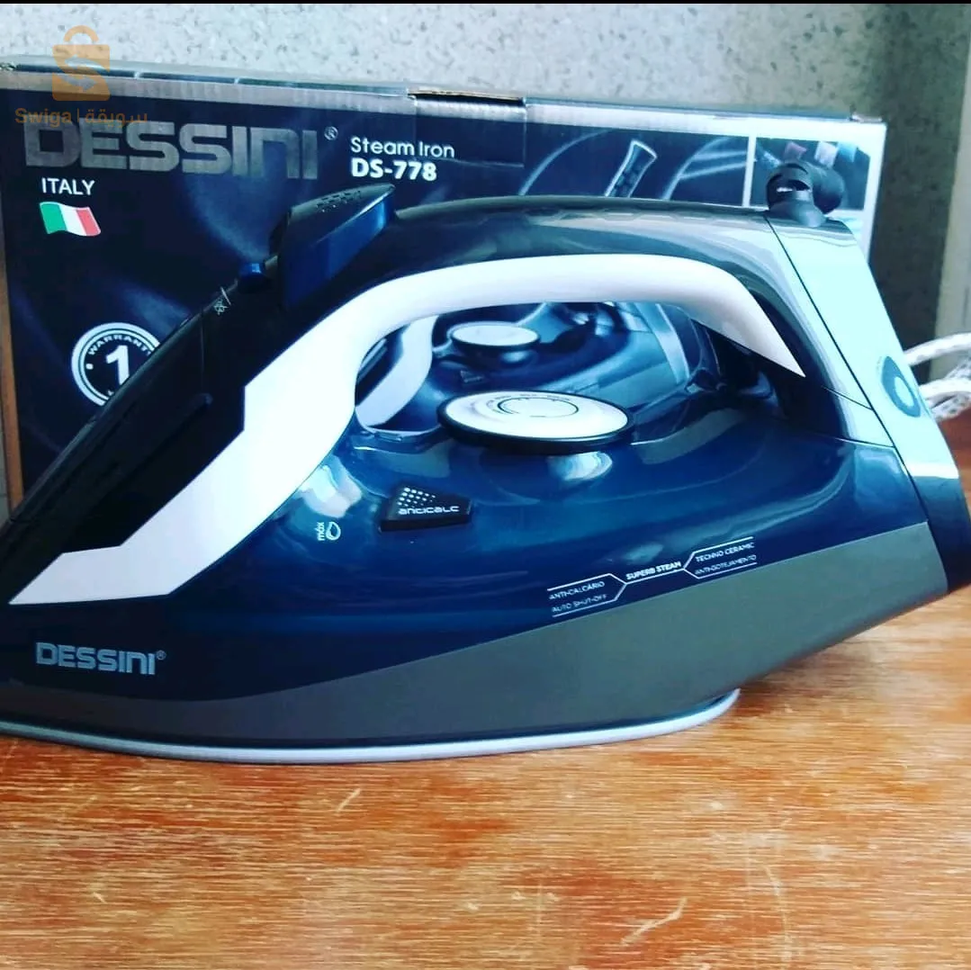 مكواة ملابس