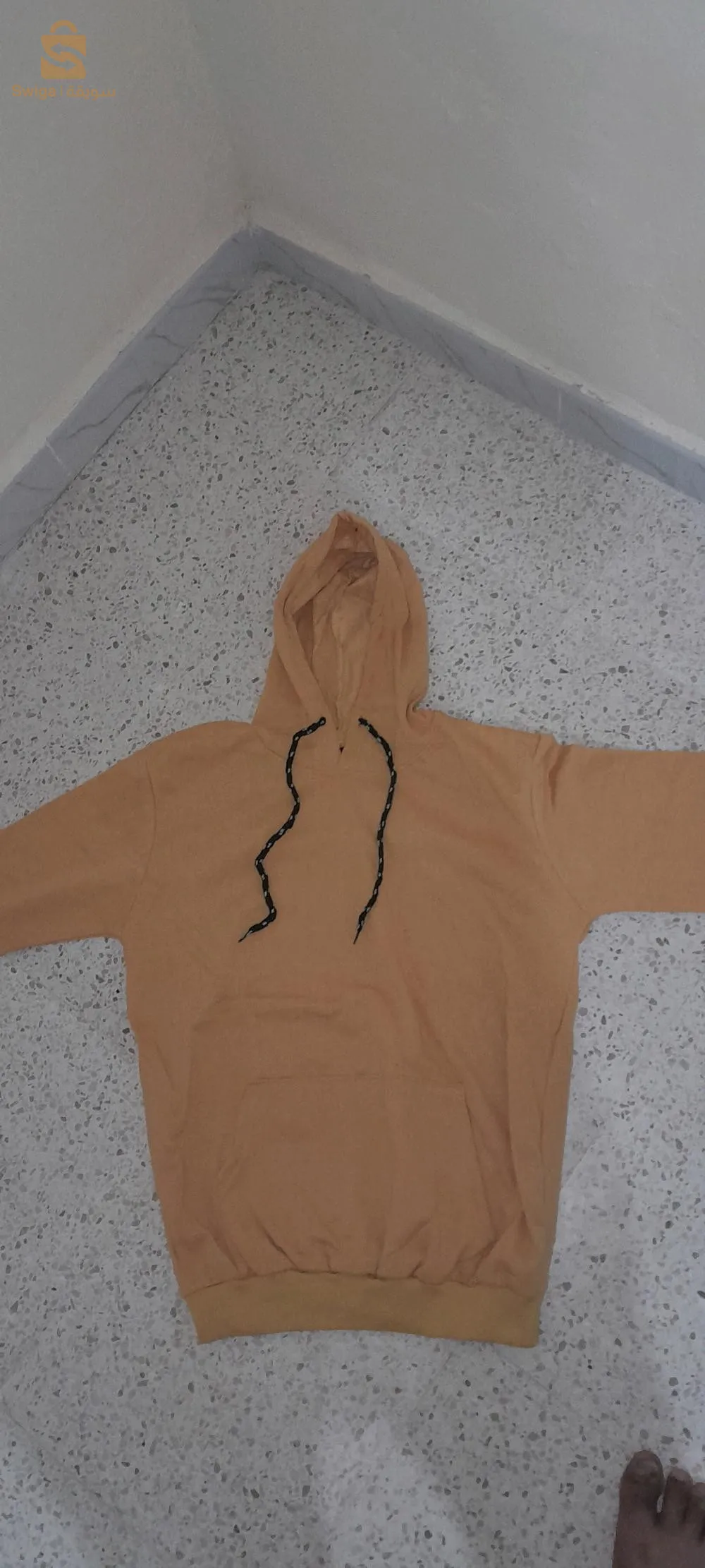 سويت شيرت في الشباب