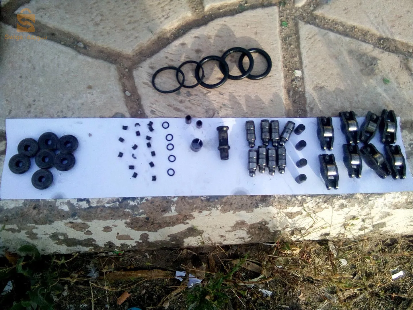 lot de pièces détachées moteur Peugeot bipper 1.3
diesel turbo plus demi-moteur en bonne état de marche.