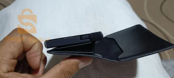 محفظة جلدية متعددة الإستخدامات