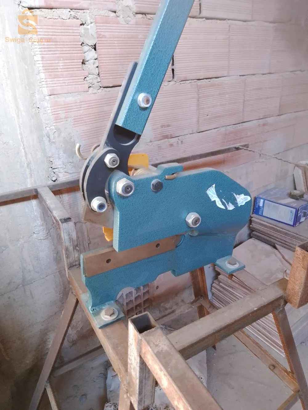 آلة قطع الحديد