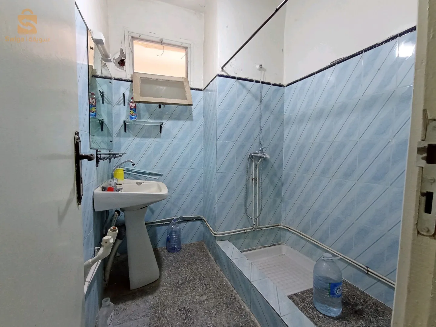 appartement f4 la citée ouest bouira 
2eme etage