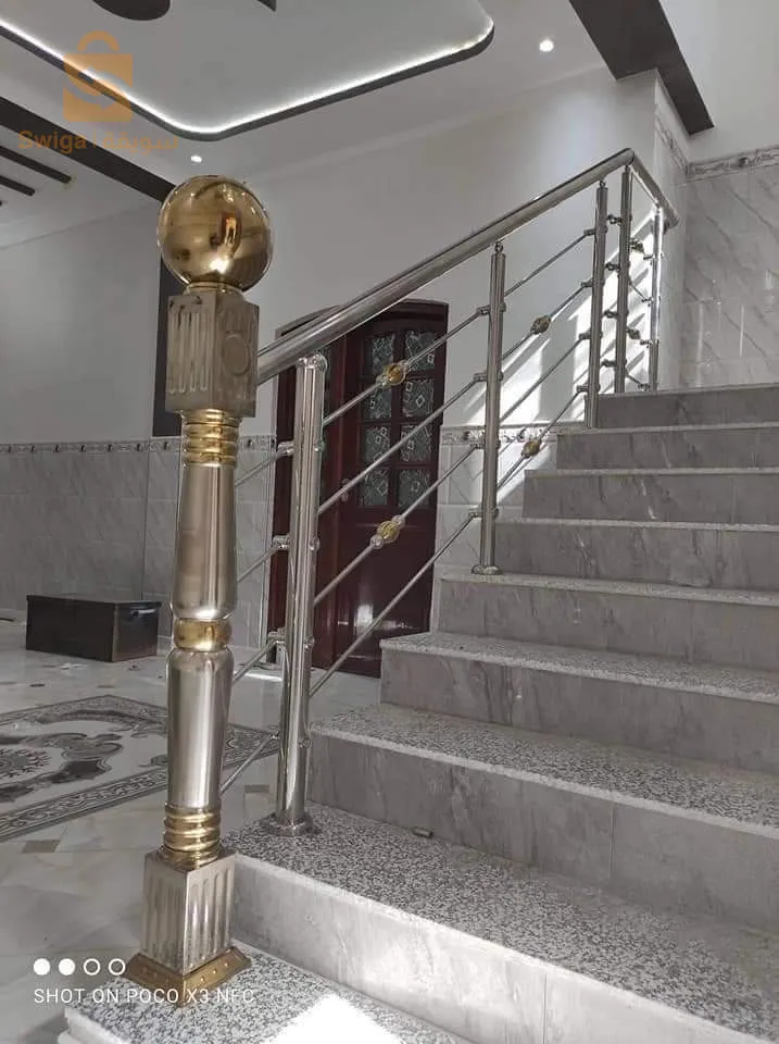 تركيب و تصميم سلالم الفولاذ غير قابل للصدأ