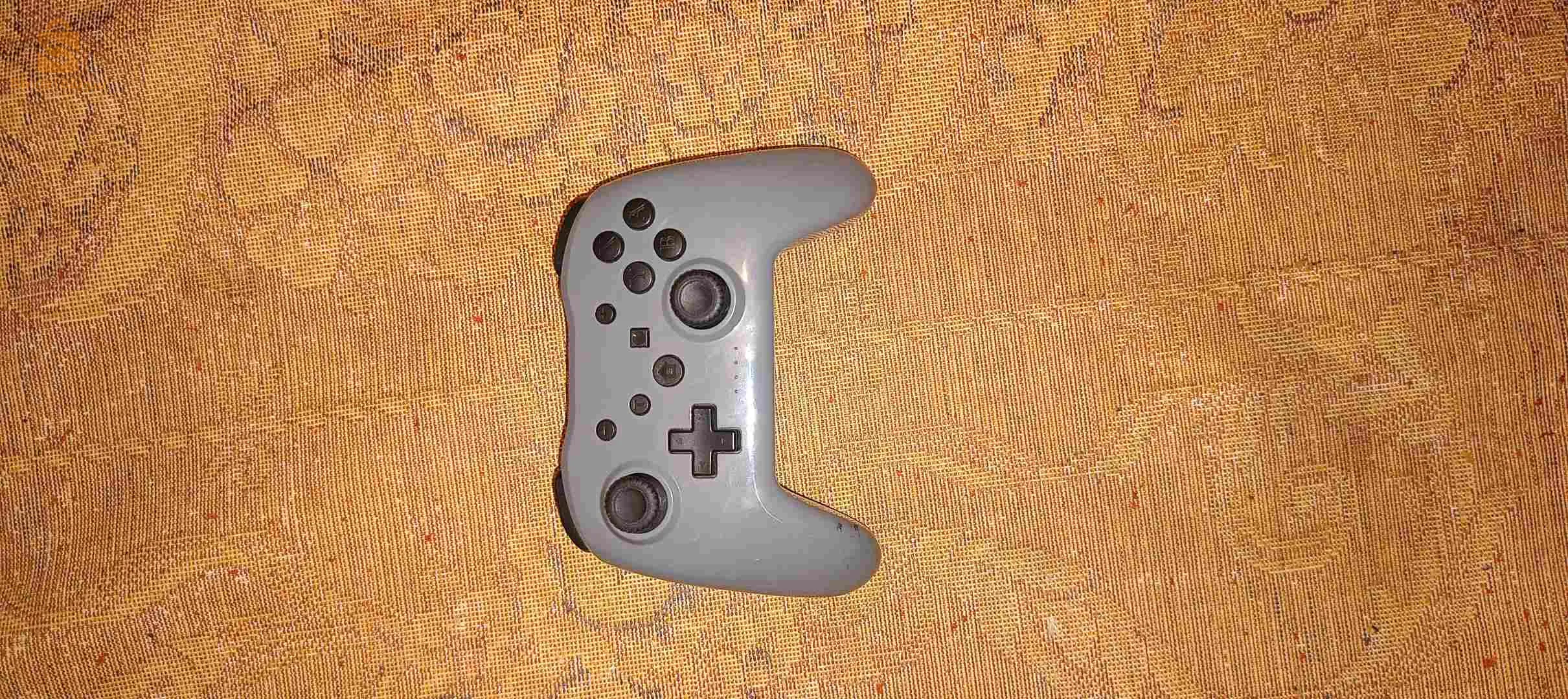 آلة تحكم للألعاب الأندرويد و البلايتيشن مع تقنية البلوتوث و لاسلكية مع بطارية قوية و تدوم لوقت أطول