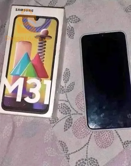 سامسونج m31
128/6+6
6000بطارية
معاودتله لافيشار كلش مارش كرطونة وشارجور