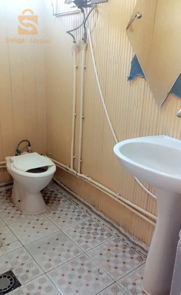 Un châle des plus beaux types qui peut être déplacé d'un endroit à un autre à votre guise. Il contient tout, c'est-à-dire qu'il est capable d'être habité.