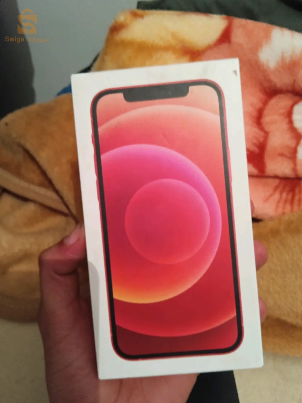 هاتف ايفون 12 تقريبا جديد بطارية 100/100 مع العائلة سعر 10 ملايين