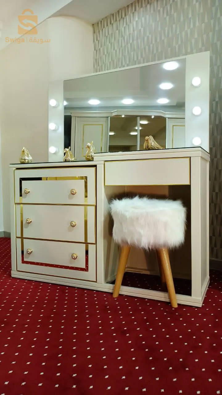 مرحبا بكم عند أثاث التحفة