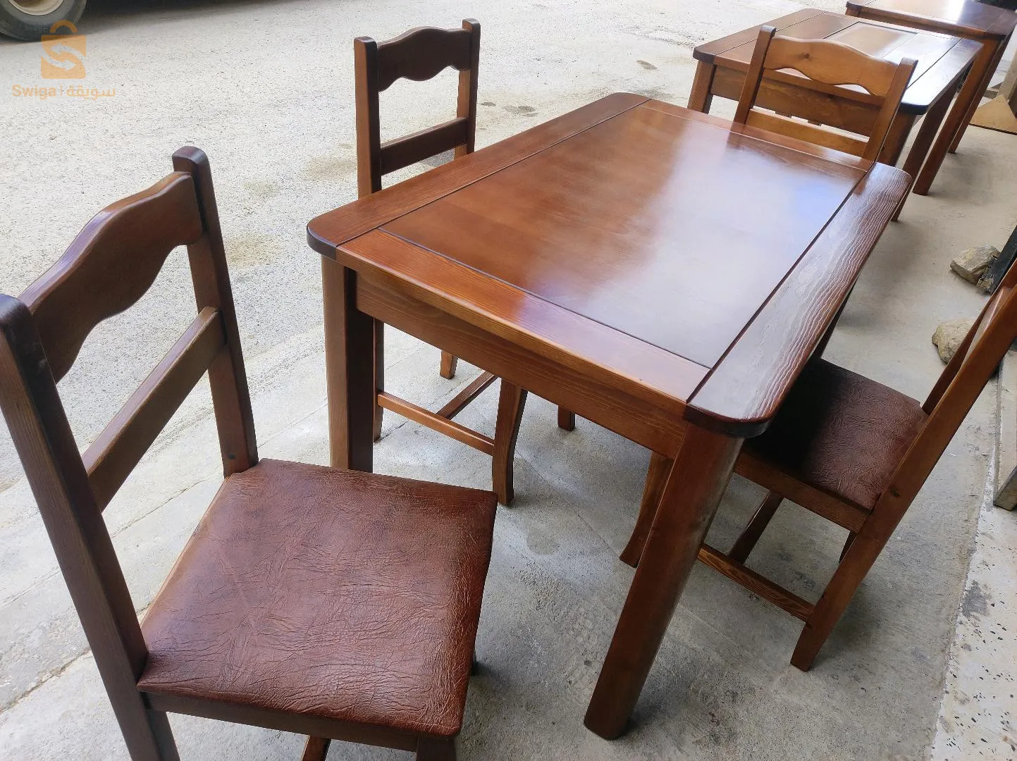 table cuisine Bois rouge 4 chaise luxe 120*75