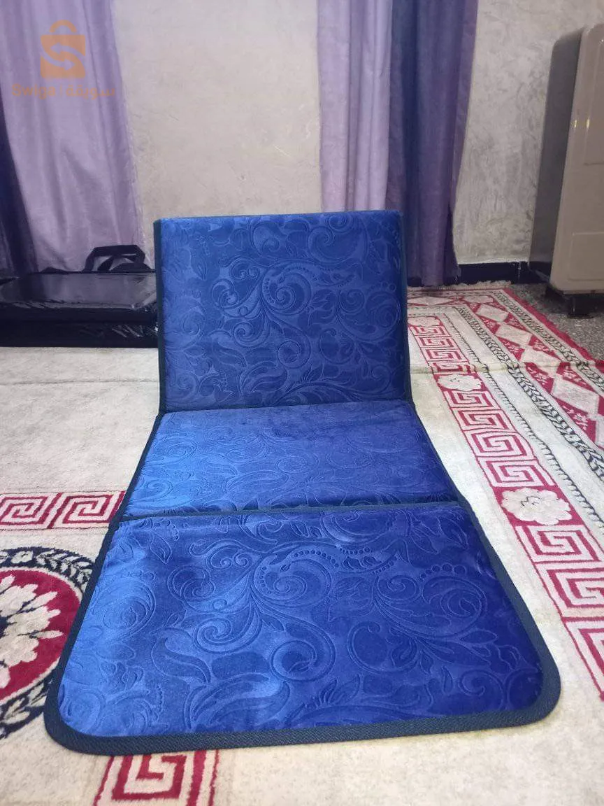 خاوتنا السلام عليكم ورحمة الله وبركاته عندنا سجاد مريح تلاوة القرآن فالمسجد او فالبيت او لي والديه مقبلين على عمرة يعطهولهم هدية يرتاح بيه في مناسك العمرة ولا مريض من مسلانو عفانا الله واياكم سجاد ماشاء الله مريح هدية لوالديكم خاوتكم ايحبو تلاوة القرآن سومة شابة ماشاء الله