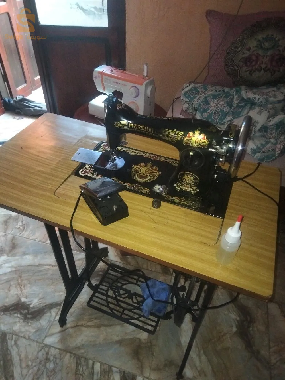 الة خياطة  قديمة