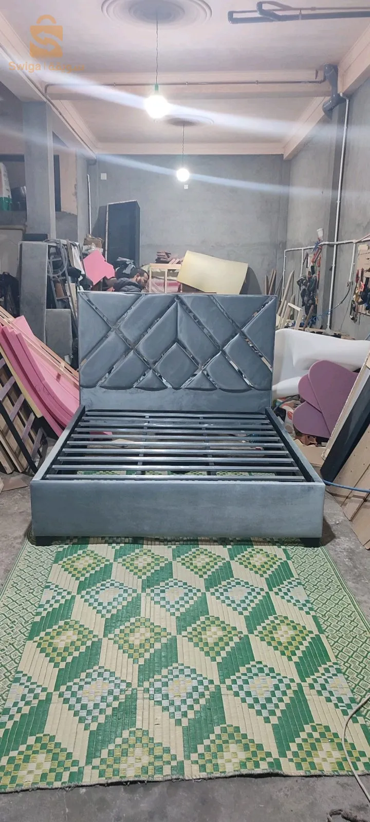 سرير كابيطوني من ورشتنا مباشرة