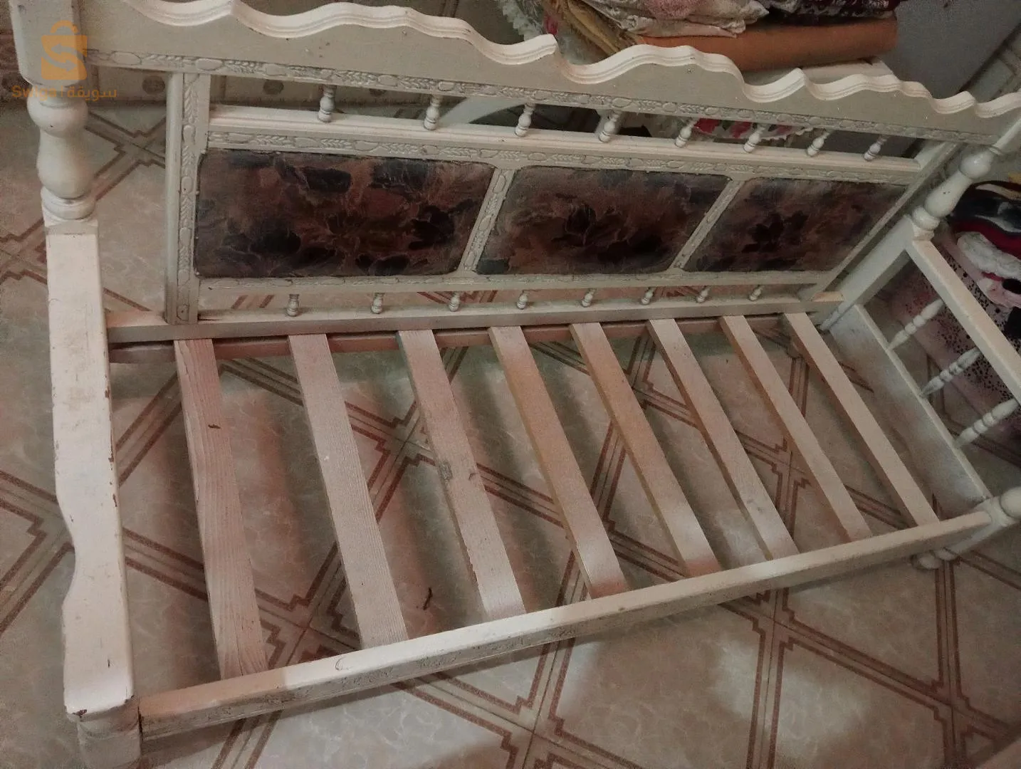 خزانة مستعملة حطب وبونكات مستعمل