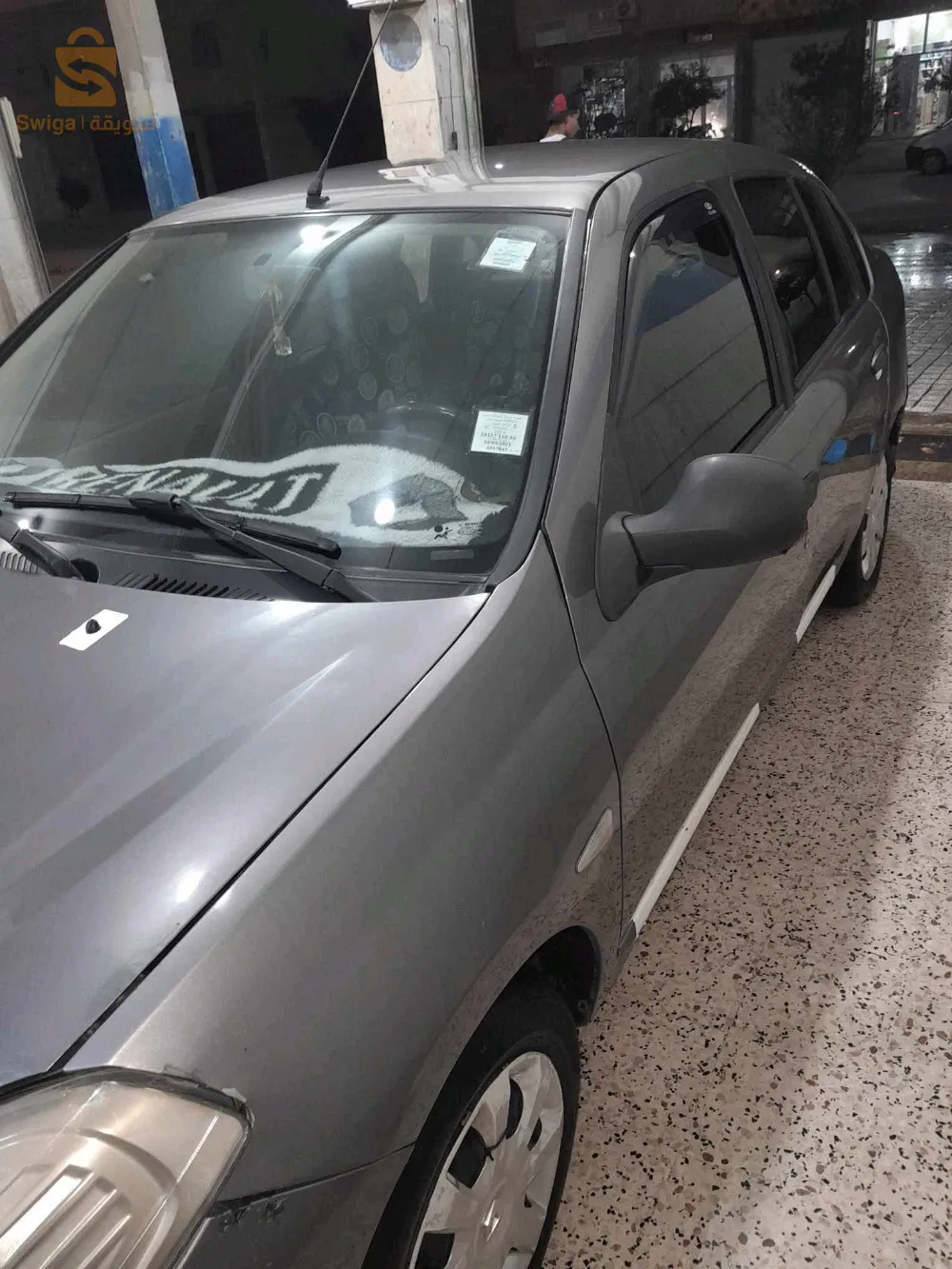 سيارة ماشاء الله  2éme main  عندي... جابتها ماشية 180الف راهي في 300 الف.. الموتور بلومبي من لاميزو ما تمسش.. البنوات جدد لاريال.. الماتسور جدد... سونبسيون ماشاء الله.. فيها نقرة خفيفة في الباسينة والفارني على ليكوتي على برا  على خاكرش كانت في شركة......