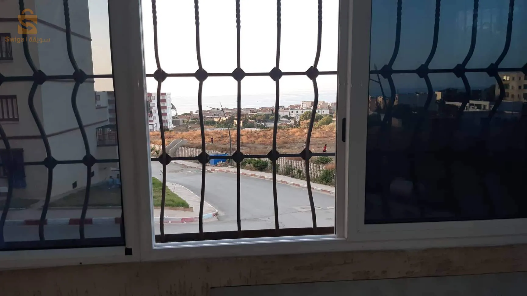 بيع شقة اف3 طابق ارضي بتنس عين لوز