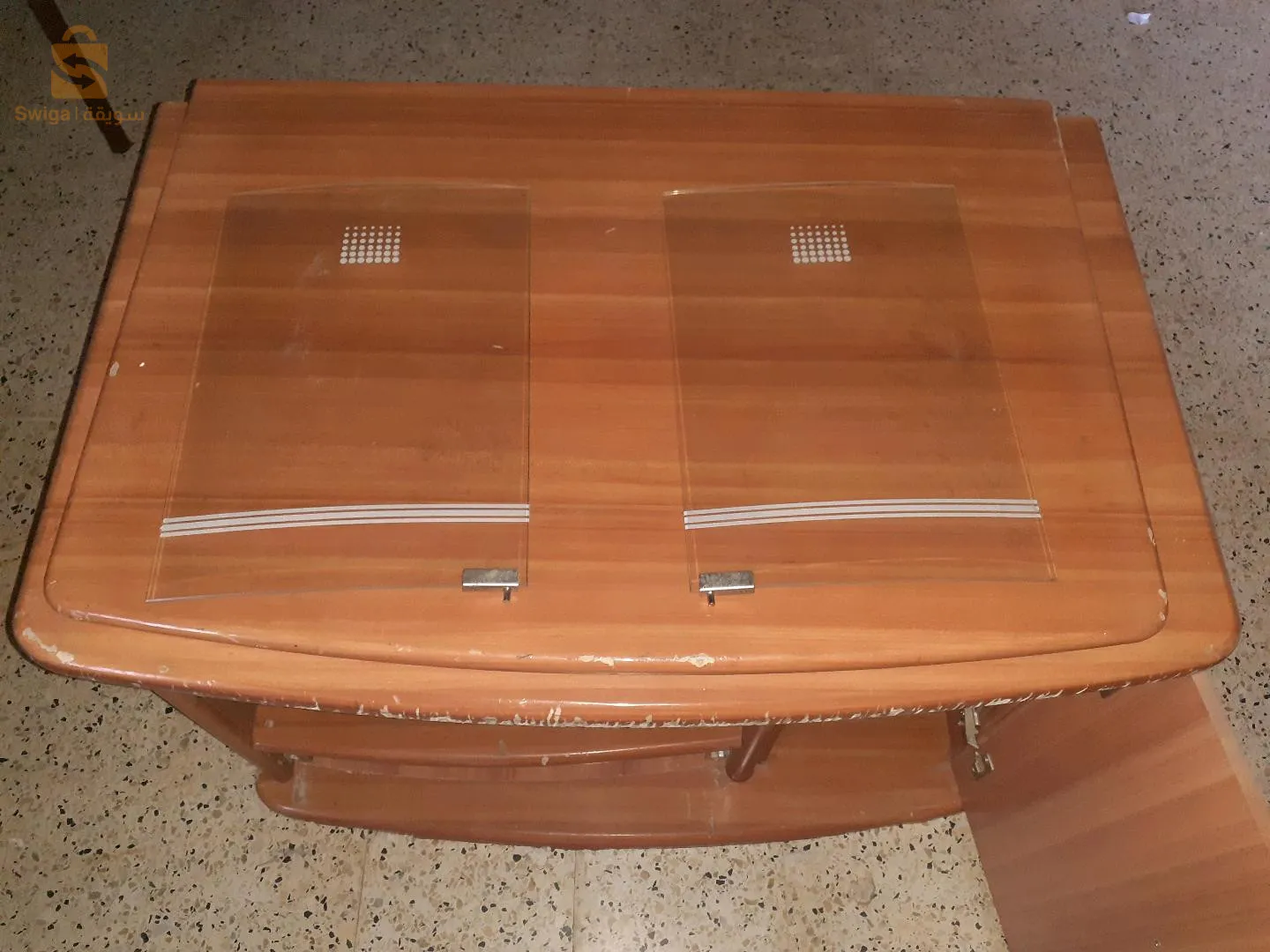 table de télévision طاولة تلفاز