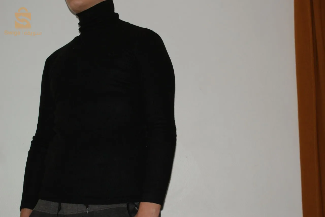 des tricot col roulè tout les colère +des tricot col noir.