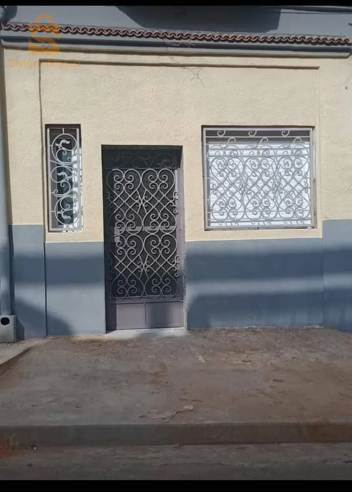 منازل  للكراء باليوم . لقضاء شهر العسل او عطلة مع العائلة ب#سيدي المجدوب مستغانم
♦️ مكان لركن السيارات
♦️ خدمة الإنترنت
♦️ غرفتين للنوم 
♦️ البحر يبعد حوالي 5 دقايق مشيا على الأقدام 👣
♦️المنزل قرب من حديقة التسلية 
♦️ مطبخ مجهز بالاواني
♦️مبرد
♦️تدفئة مركزية
♦️جميع وسائل راحة ماء 24/24
♦️دفتر العائلي اجباري ضروري مع بطاقة التعريف الوطنية للزوجين معا                           للحجز او الاستفسار نضع تحت تصرفكم  اتصل  على                      رقم هاتف.                                     0549664429.                                             0796369326.                                                         مرحب بيكم.