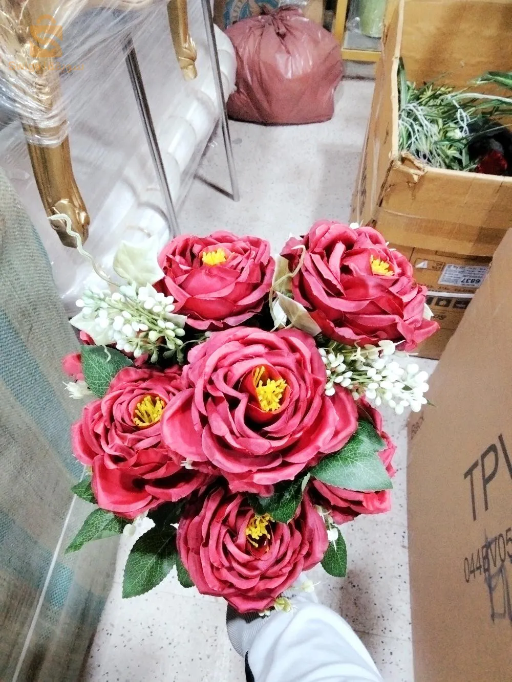 متوفر ورد اصطناعي للبيع
