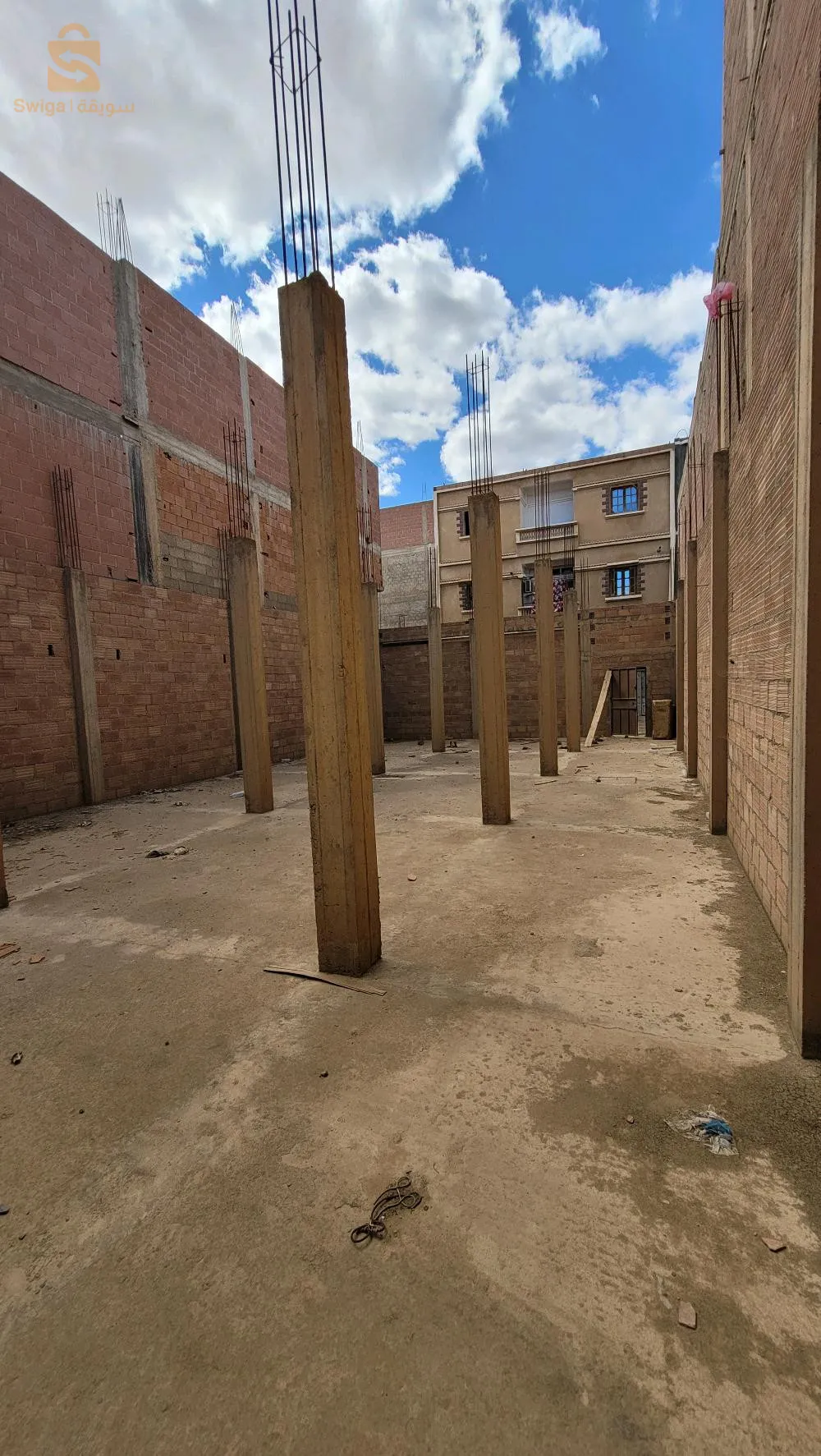 plateforme avec poteaux