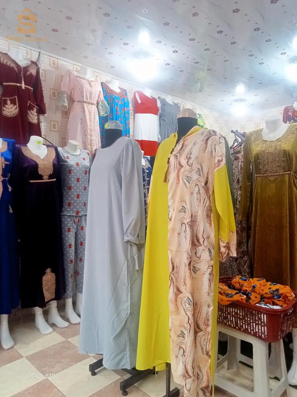 محل للكراء بيه بالقش تاعو من  نهارك تصبح خدام  لبلدية حجاج 0660829112