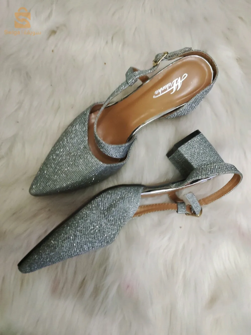 Chaussures pour femmes et chaussures pour enfants