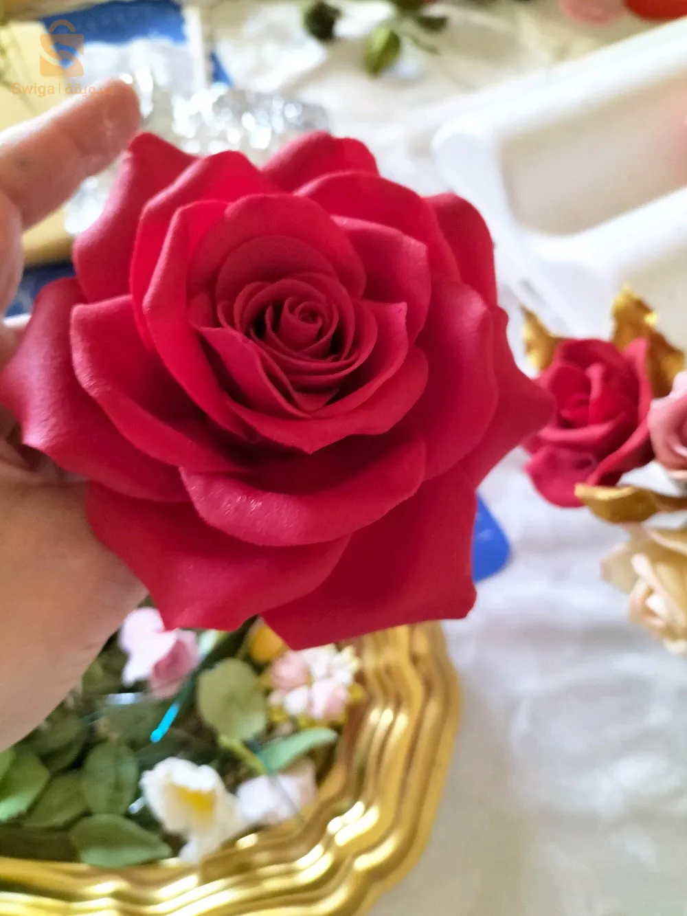 بيع وتعليم الحلويات التقليدية و الورود بعجينة gumpaste