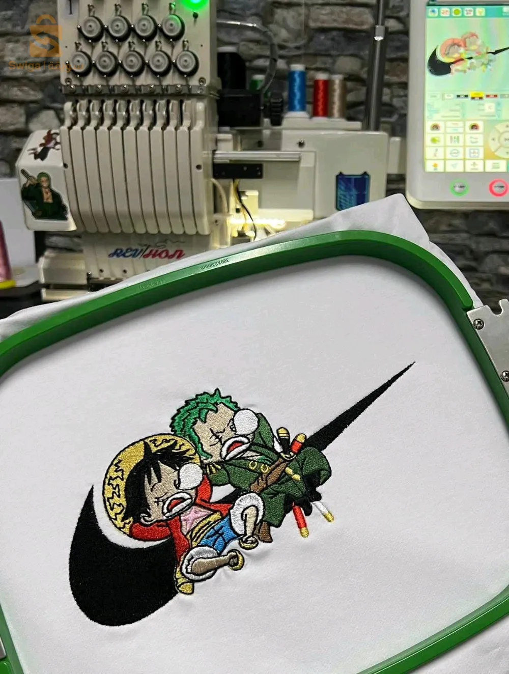 التطريز حسب الطلب على جميع انواع الملابس