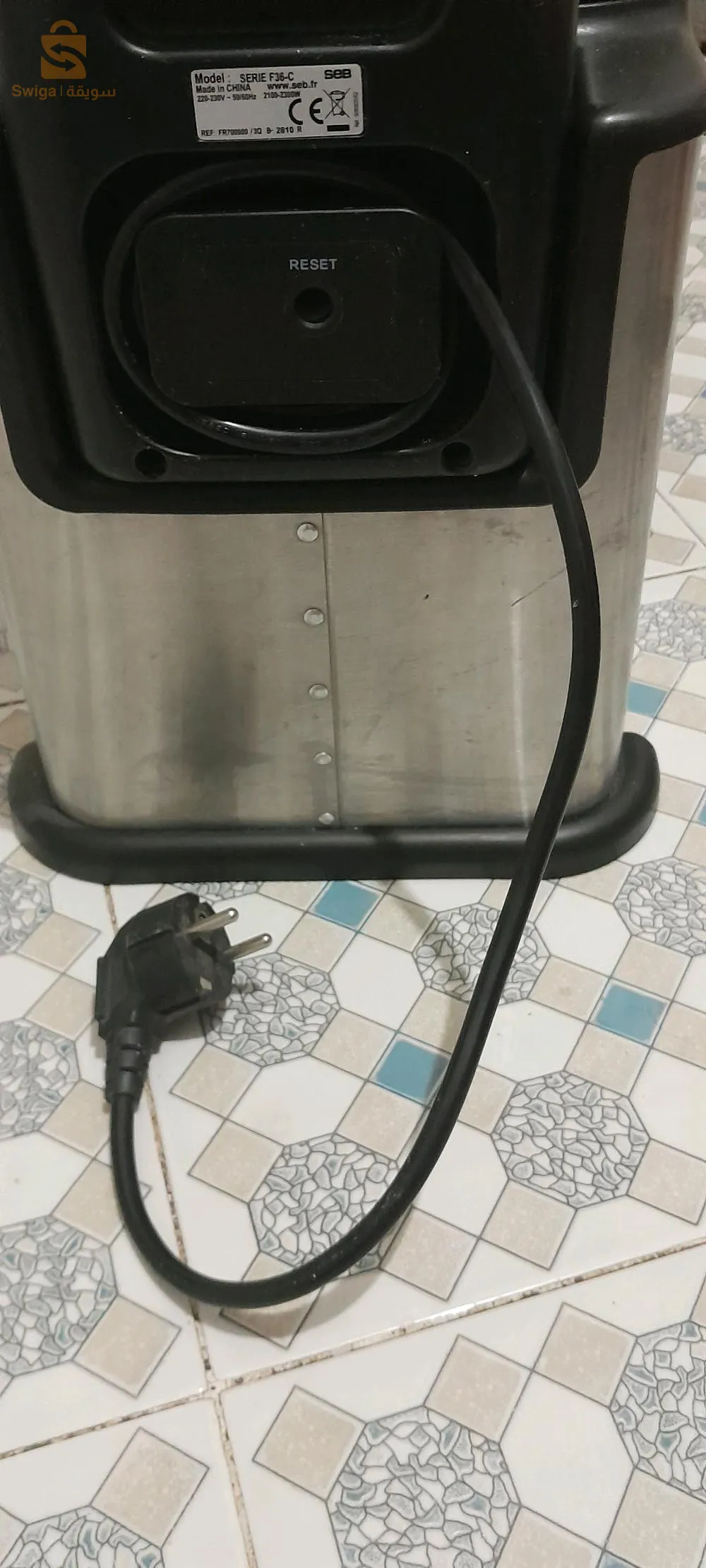 العناصر