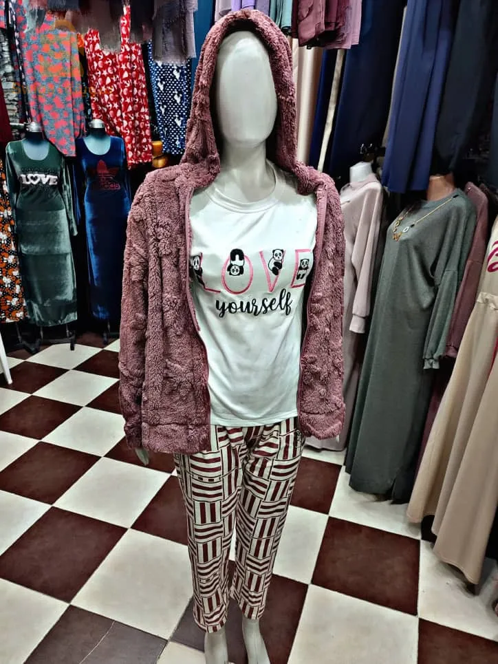 ملابس