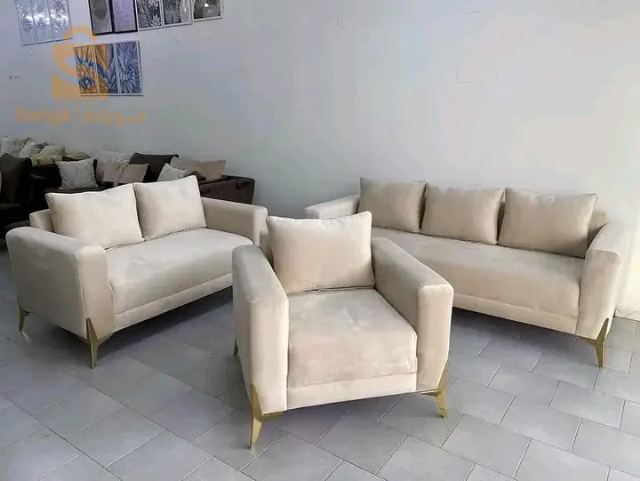 مرحبا بيكم مع شركة meubles de reine