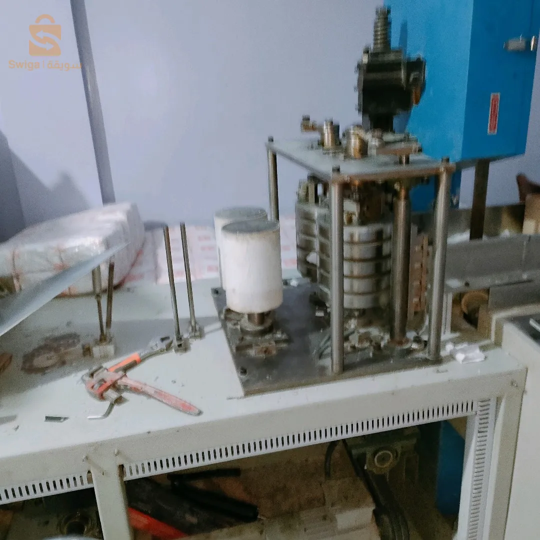 آلة صناعة مناديل المائدة