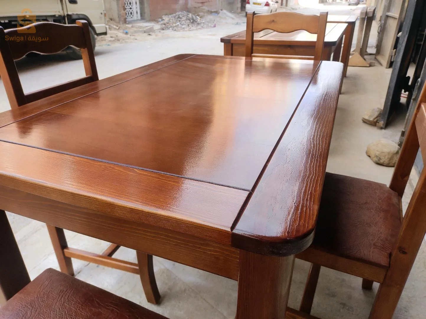 table cuisine Bois rouge 4 chaise luxe 120*75