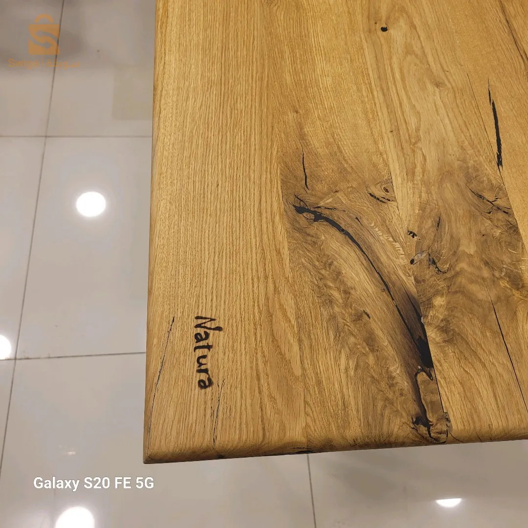 طاولة للبيع