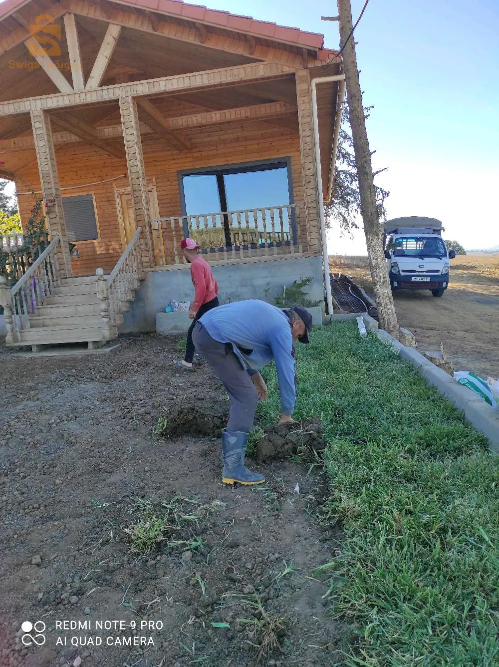 بيع وتركيب العشب الطبيعي .نبات الزينة.أشجار.نظام السقي.......كل مايتعلق بالحدائق..........