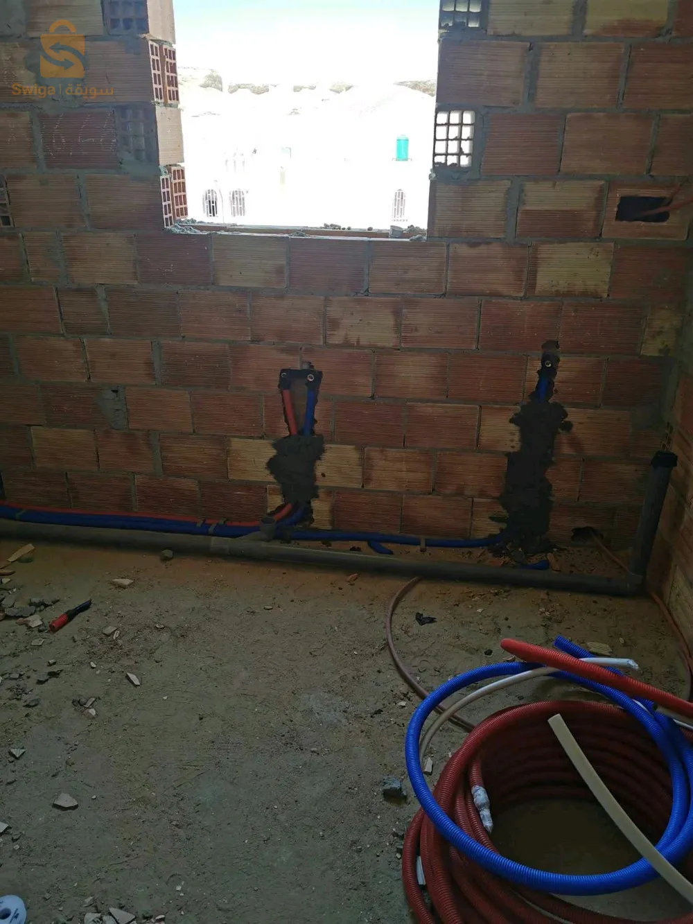 شقةF3  نصف منتهية الأشغال بمساحة   82m²