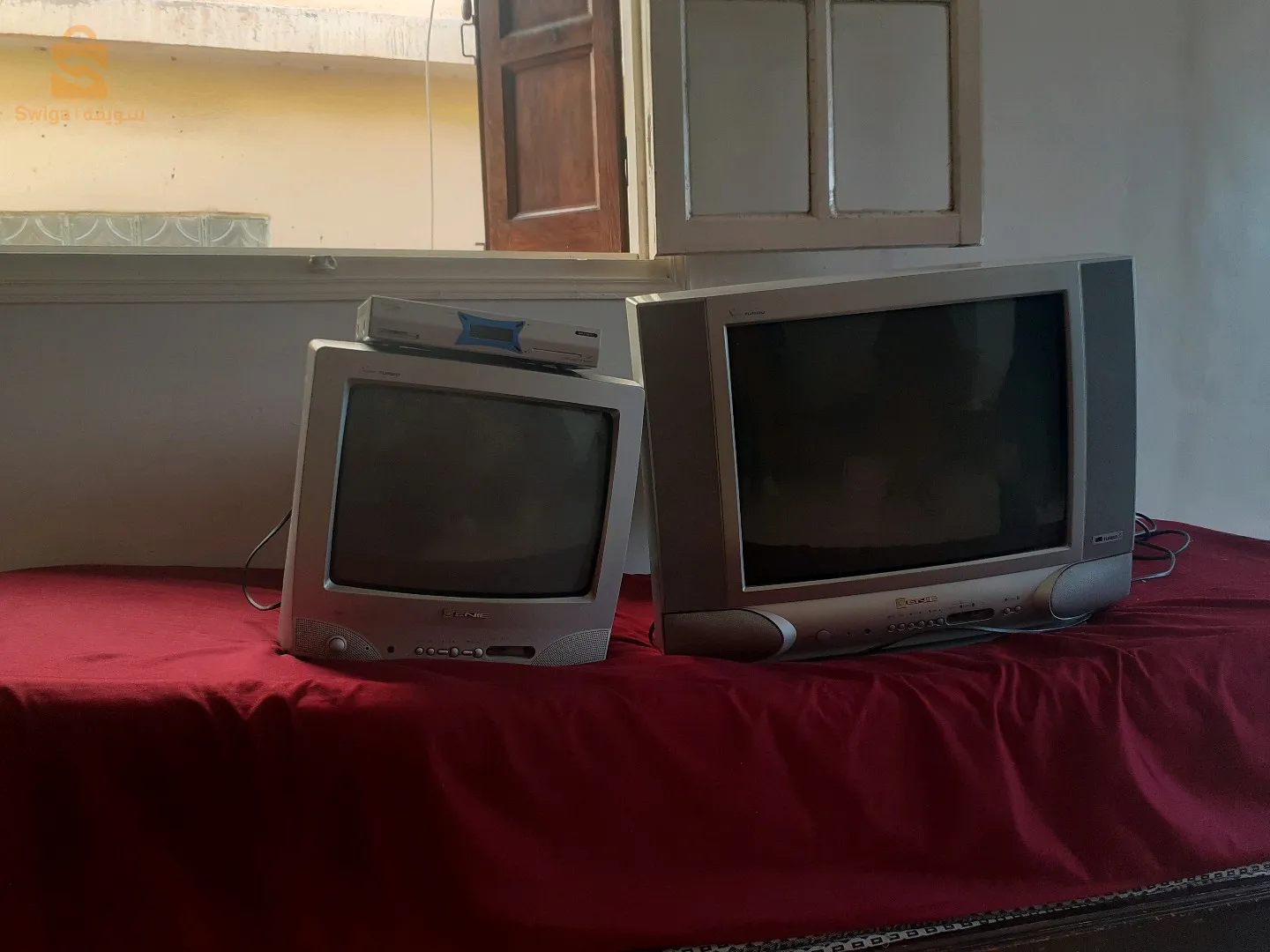 بيع 2 تلفاز صغير و كبير و مستقبل