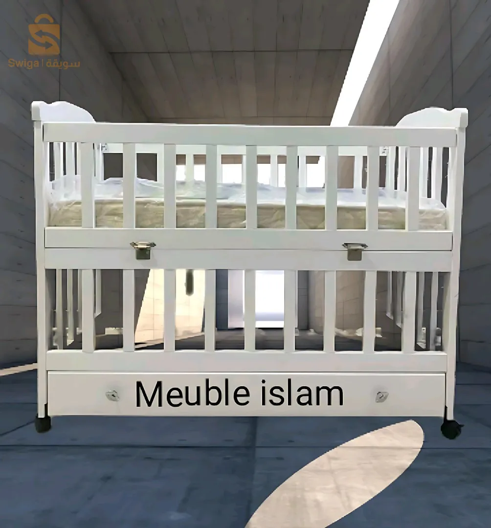 سرير أطفال خشب احمر