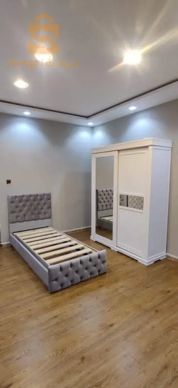 سرير مغلف من الورشة إلى الزبون