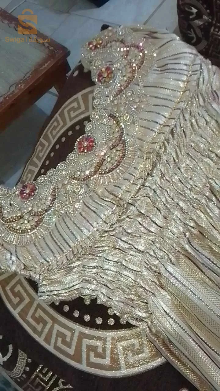 Caftan et tricots neufs à vendre