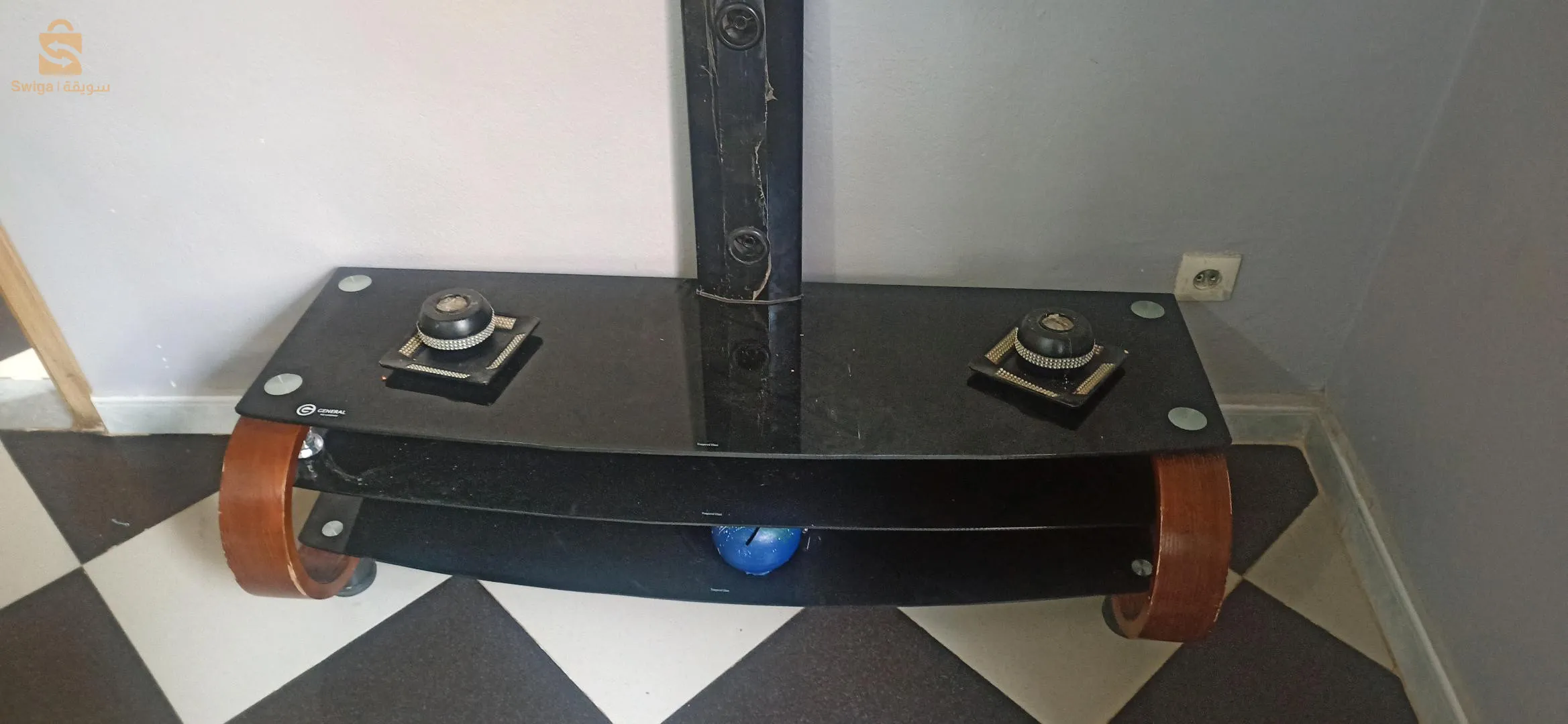 طاولة تلفاز