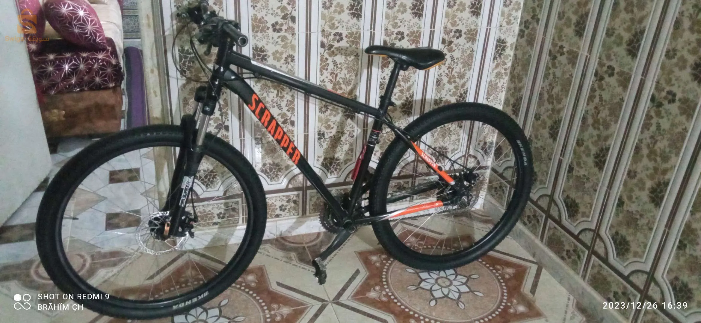 🇫🇷 SCRAPPER XC3 🇫🇷  
🤩 FABRIQUE EN FRANCE 🤩
✅ Taille 27.5 pouce ✅
✅ État  10/10 NEUF✅
✅️ Freins disques ✅️
✅ Ain Taghrout bordj bou arriredj ✅️
✅️ 3×9 vitesses ✅️