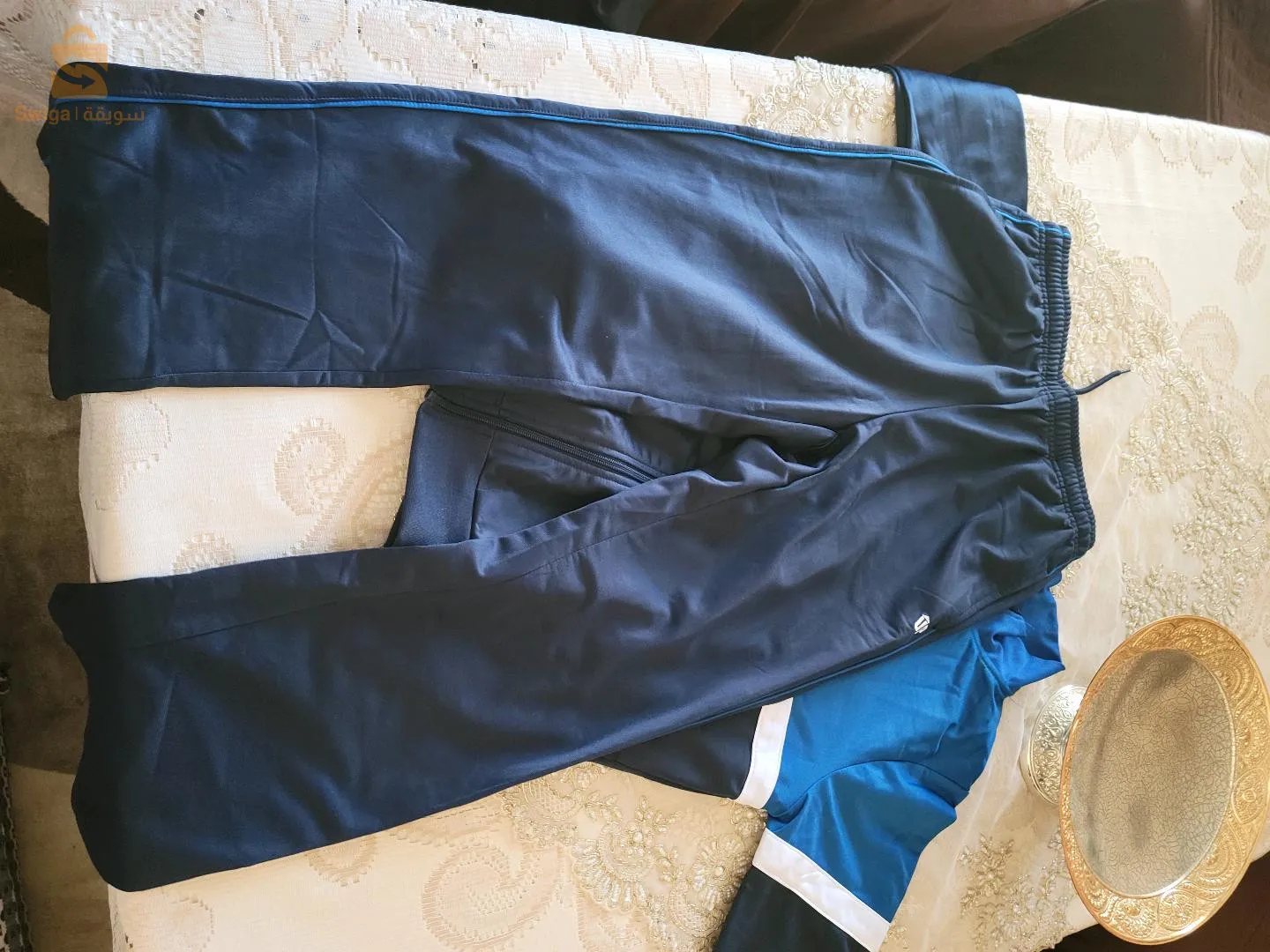 بدلة رياضية مقاس S