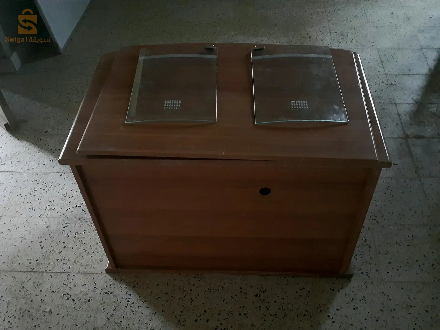 table de télévision طاولة تلفاز