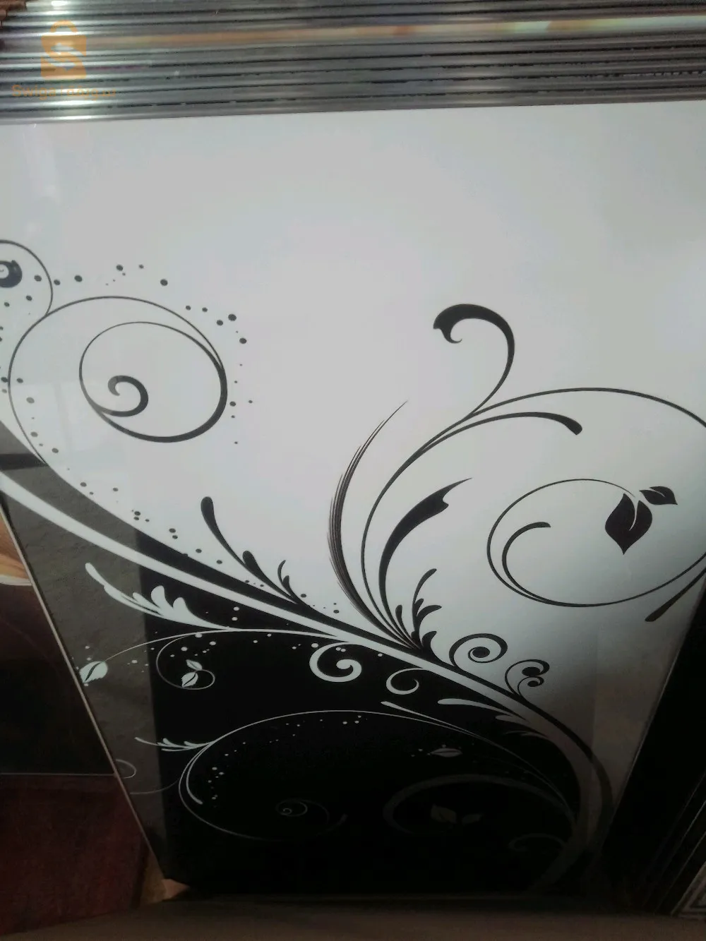 طابلة زجاج 3D اربع كراسي 15000 
6كراسي 17000