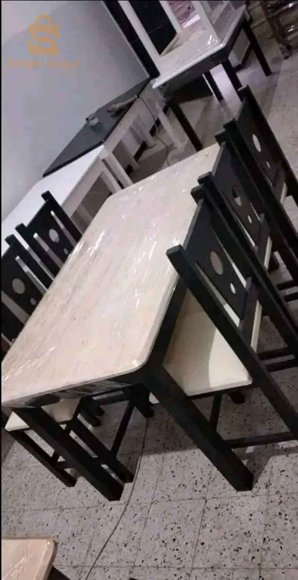 سلام عليكم و مرحبا بيكم 

 🔴 سعر التوصيل🚚 يختلف على حساب المكان.  
🔴 لتسجيل الطلب ابعتلي رقم الهاتف و المقاس شحال و العنوان بالضبط. 
🔴 العنوان :براقي 🤳 المقر في العاصمة نخدمو التوصيل
 مرحبا بيك👏
